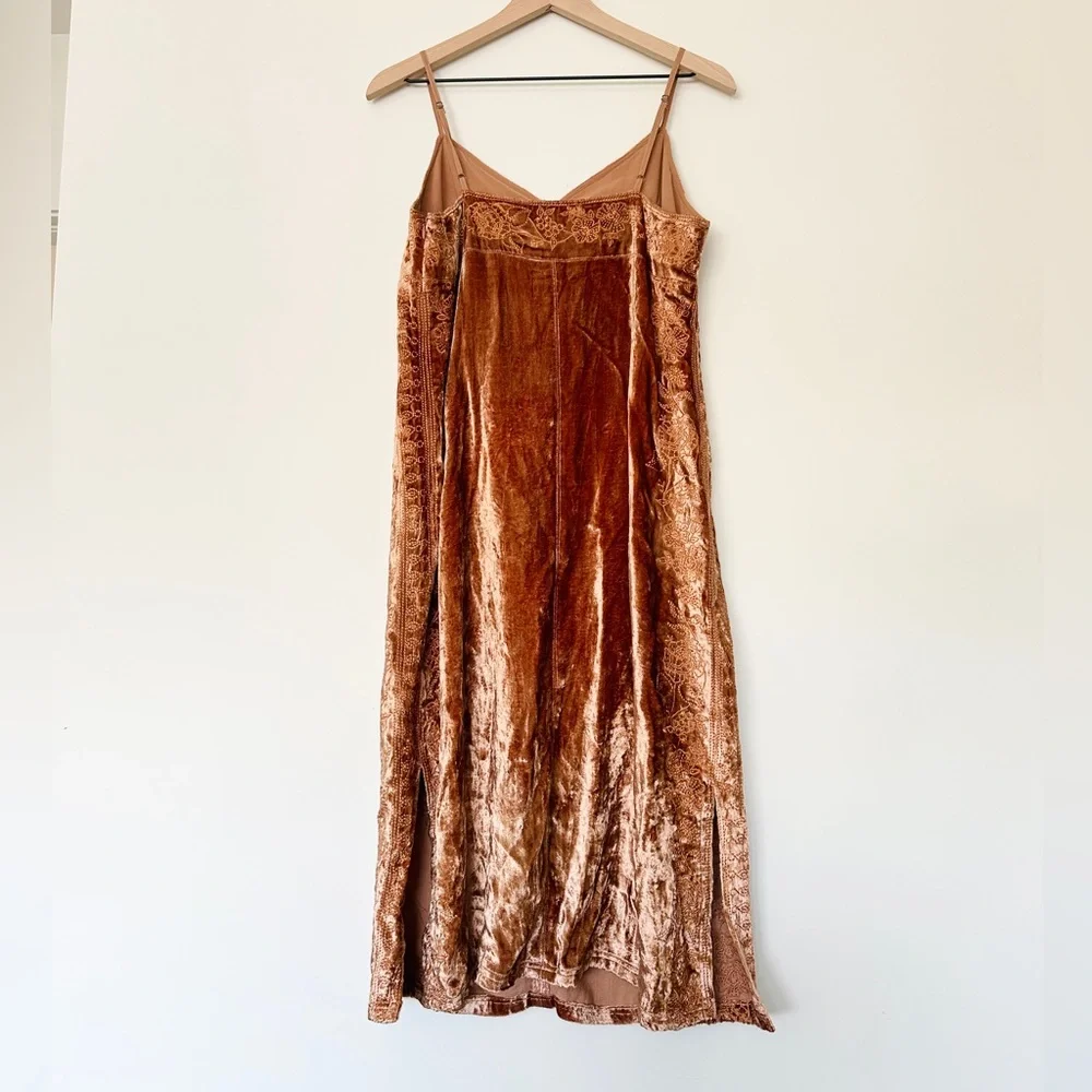 Anthropologie Lucie Embroidered Velvet Slip Midi Petite Dress - Picture 8 of 10